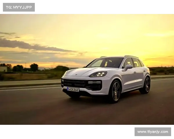 全新保时捷卡宴Turbo E-Hybrid车型上市，售价194.8万起