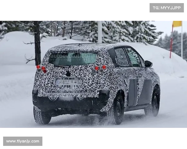 全新雪铁龙C3毕加索谍照曝光 或亮相巴黎车展